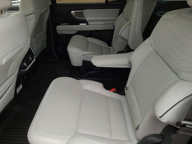 Certified 2025 Ford Expedition Platinum w/ Platinum Ultimate Package AWD/4WD image 18