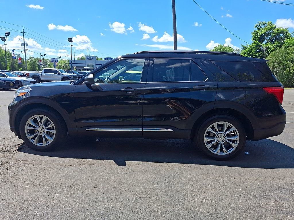 Certified 2023 Ford Explorer XLT w/ Equipment Group 202A AWD/4WD image 4