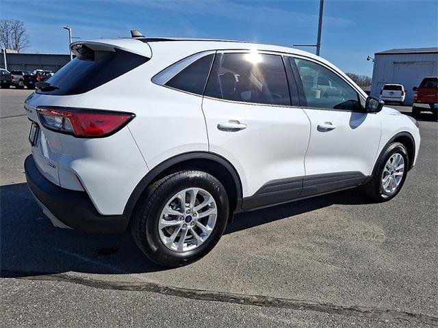 Certified 2022 Ford Escape SE image 4