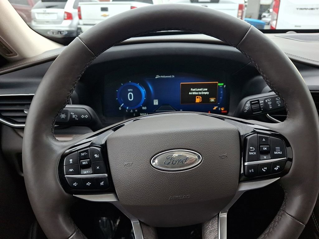 Certified 2022 Ford Explorer Platinum w/ Technology Package image 21