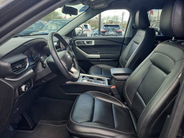 Certified 2022 Ford Explorer XLT w/ Equipment Group 202A AWD/4WD image 14