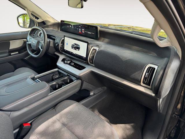 Certified 2025 Ford Expedition Max Active AWD/4WD image 15