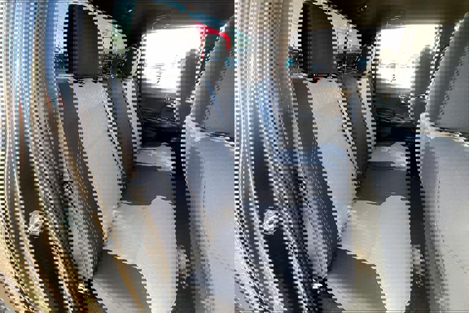 Used 2020 Toyota Tacoma TRD Off-Road AWD/4WD image 18