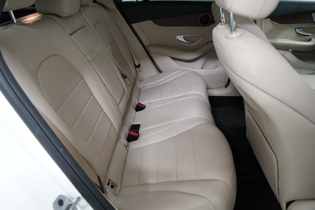 Used 2022 Mercedes-Benz GLC 300 4MATIC w/ Premium Package Lite image 21