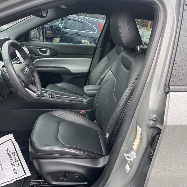 Used 2023 Jeep Compass Latitude image 21