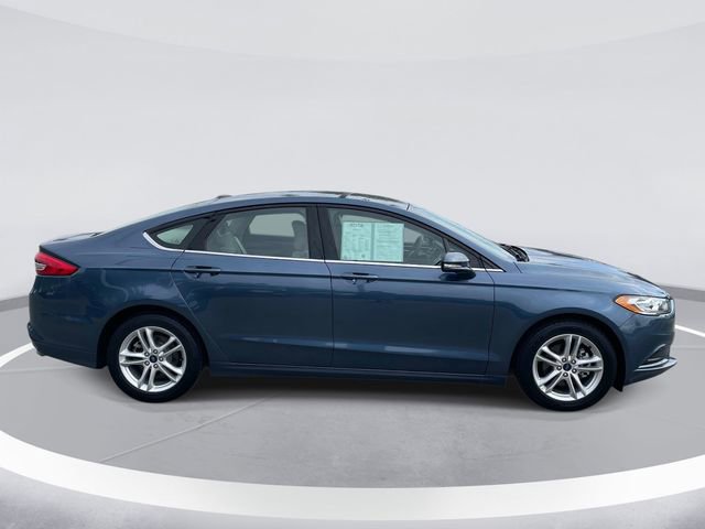 Certified 2018 Ford Fusion SE FWD image 4