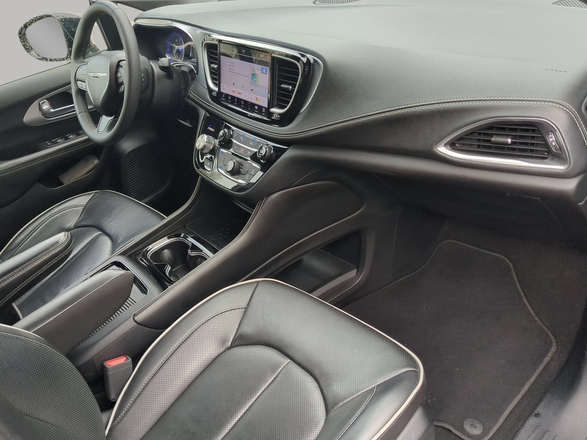 Used 2025 Chrysler Pacifica Limited FWD image 49