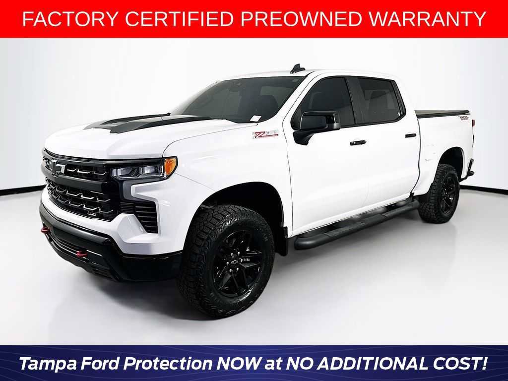 Used 2024 Chevrolet Silverado 1500 LT Trail Boss w/ Convenience Package II AWD/4WD image 1