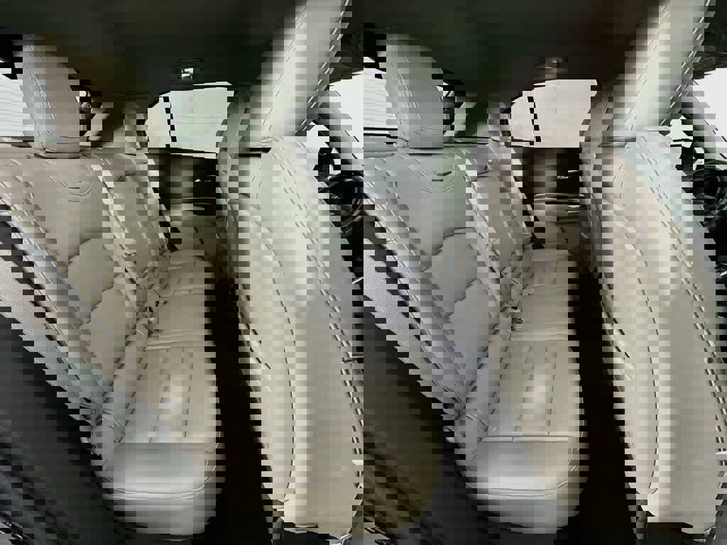 Used 2022 Cadillac XT4 Luxury w/ Cold Weather Package image 30