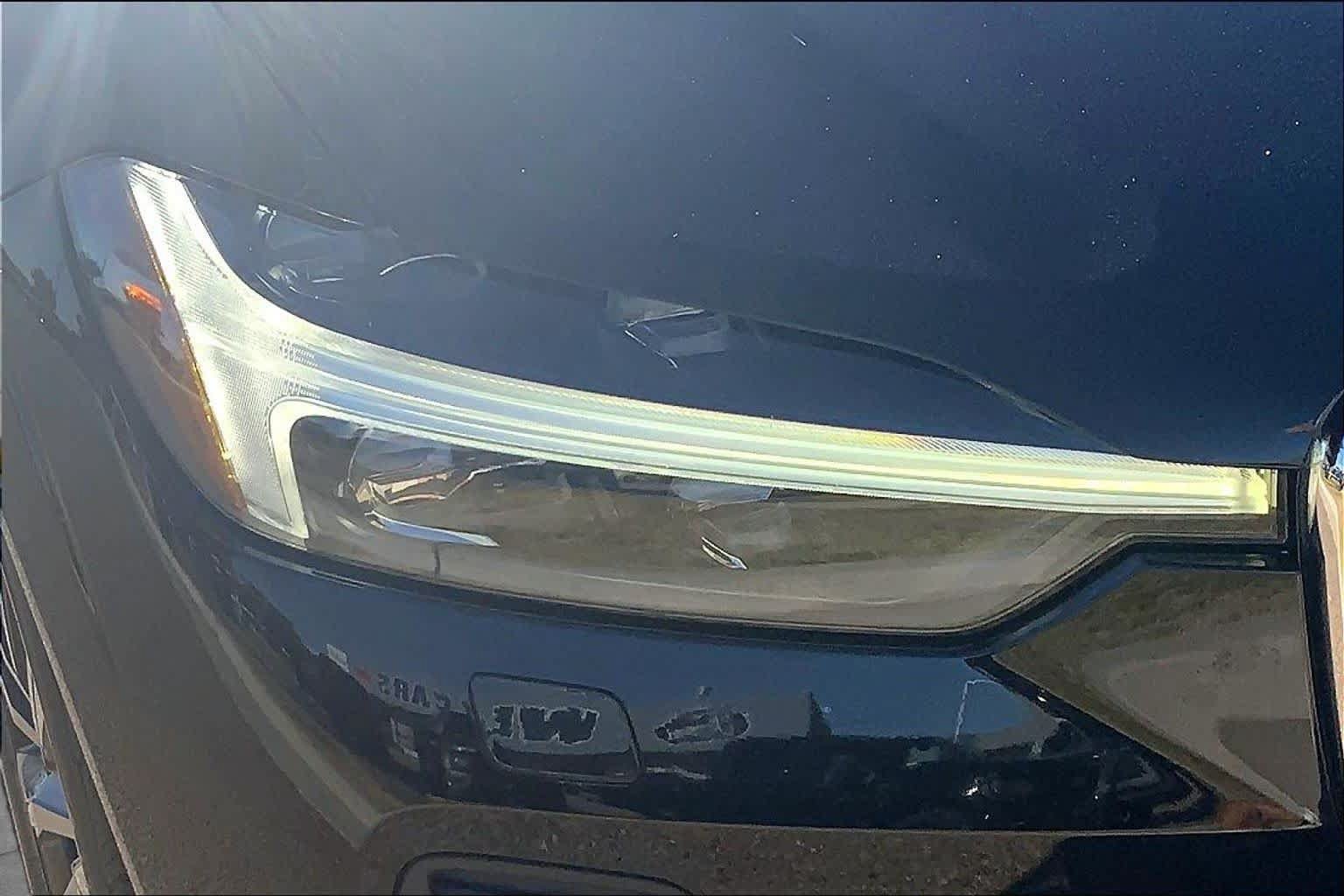Used 2023 Volvo XC60 B5 Core w/ Climate Package FWD image 28