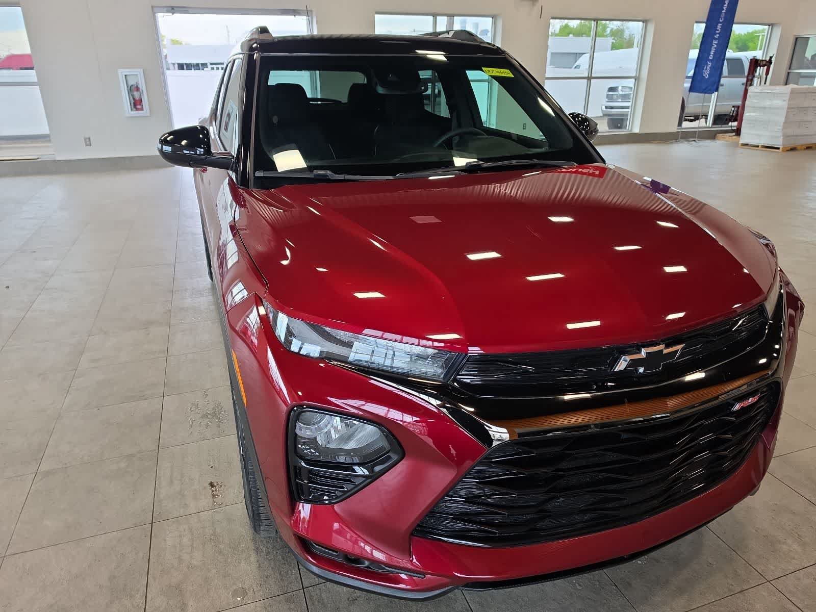 Used 2022 Chevrolet TrailBlazer RS w/ Technology Package FWD image 4