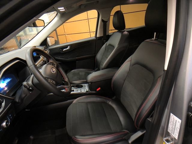 Certified 2022 Ford Escape SEL w/ SEL Stealth AWD Package image 10