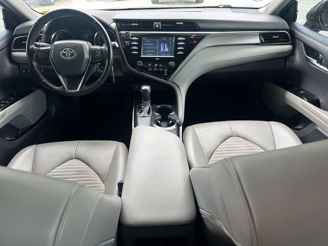 Used 2020 Toyota Camry SE FWD image 11