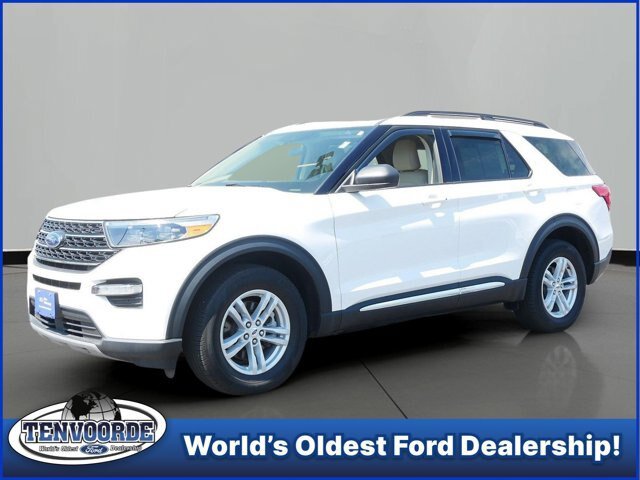Certified 2024 Ford Explorer XLT w/ Equipment Group 202A AWD/4WD image 1
