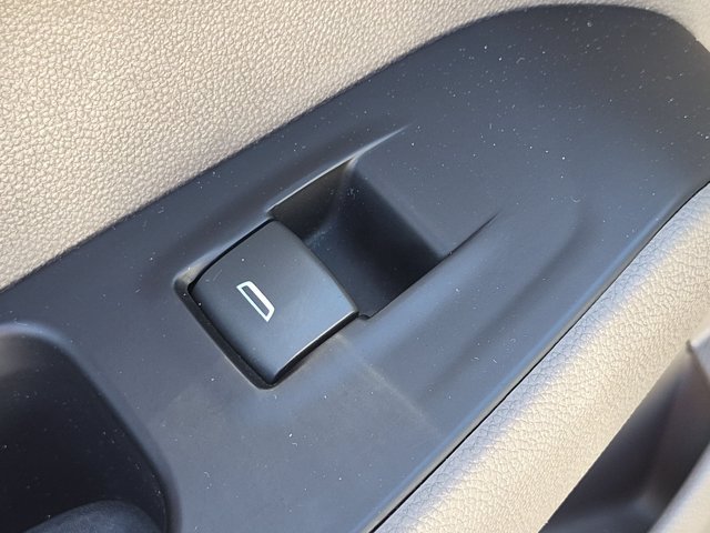 Used 2018 Chevrolet Traverse LT FWD image 30