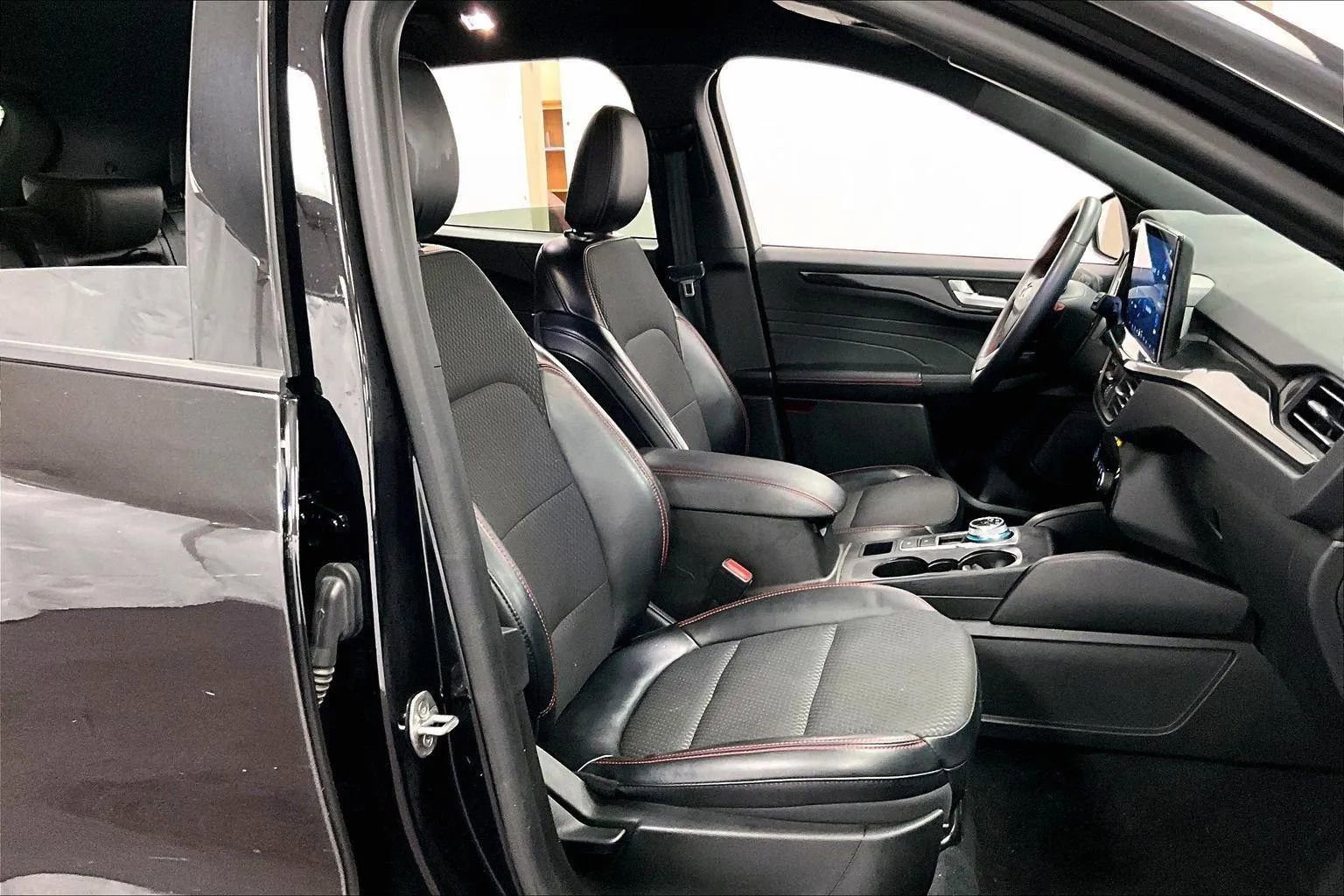 Certified 2023 Ford Escape ST-Line w/ Tech Pack #1 image 7