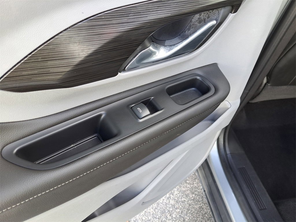 Used 2023 GMC Terrain SLT w/ Infotainment Package II image 8