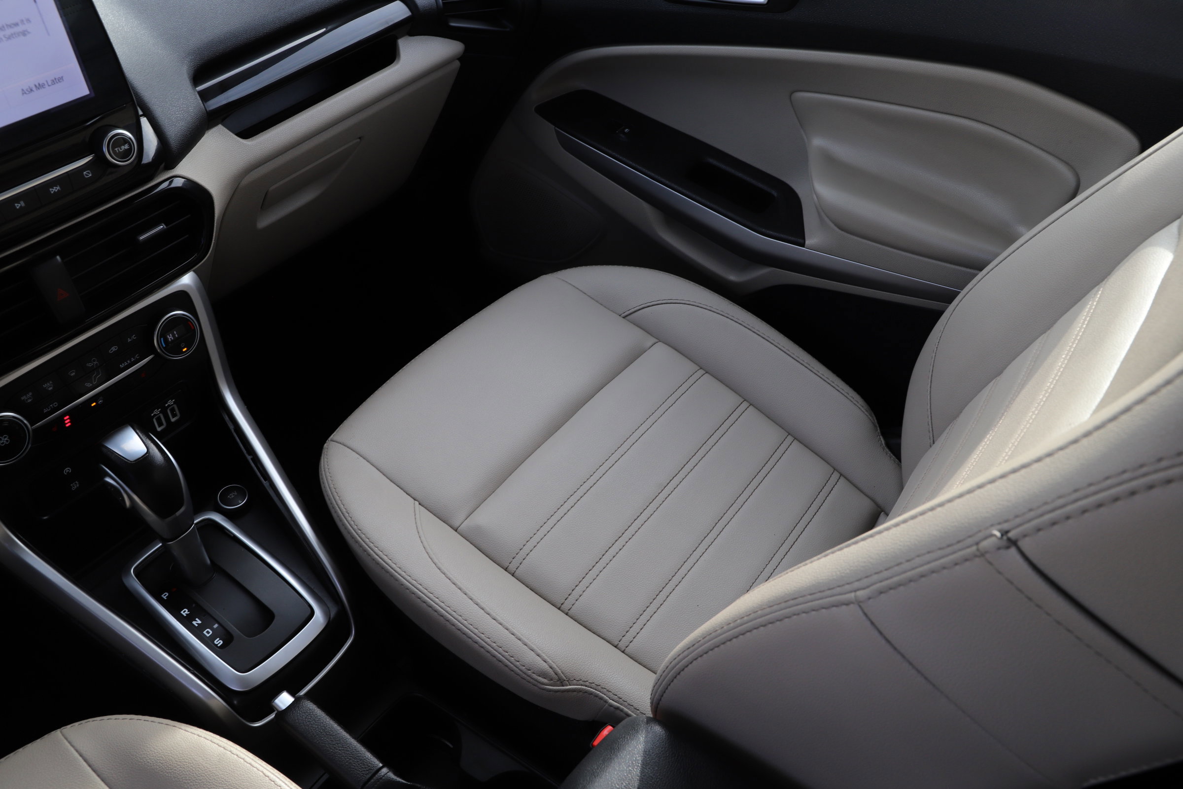 Certified 2022 Ford EcoSport Titanium image 25