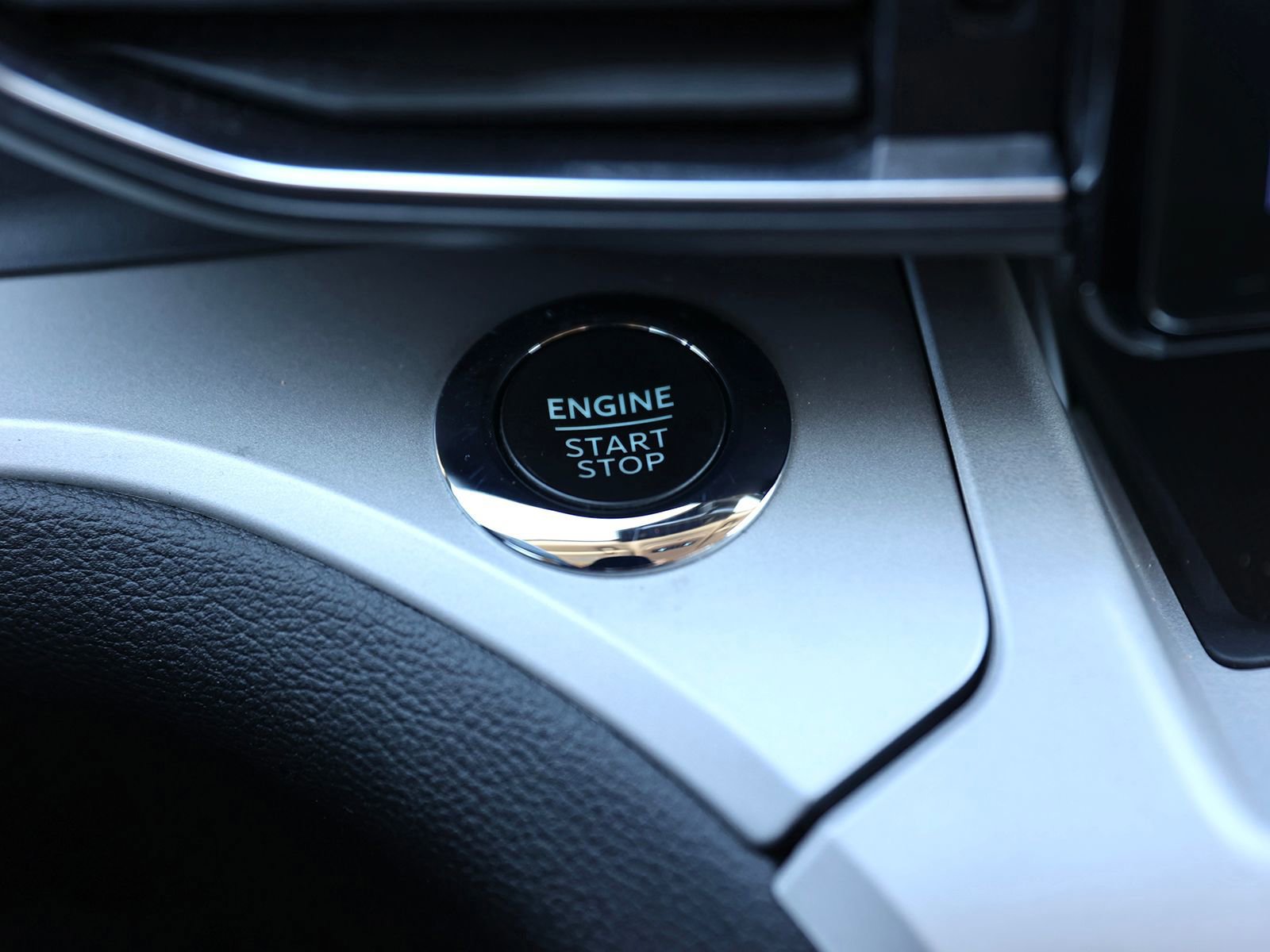 Certified 2023 Ford Explorer XLT w/ Equipment Group 202A image 28