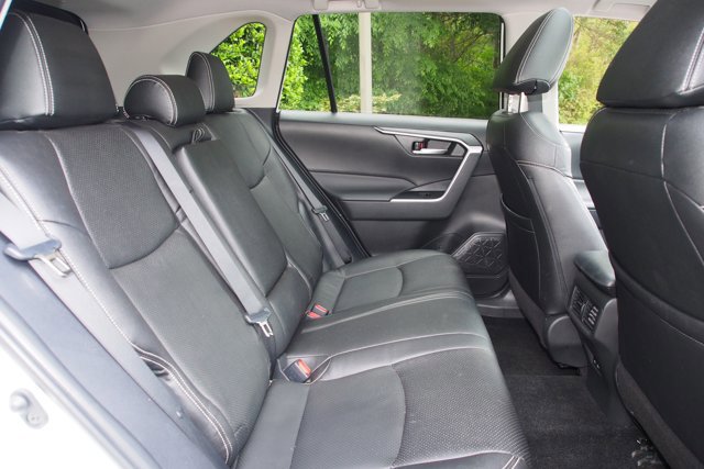 Used 2024 Toyota RAV4 XLE w/ Convenience Package FWD image 13