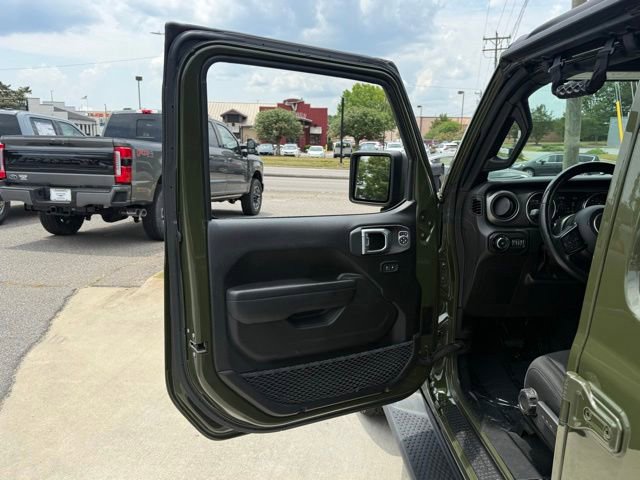 Used 2022 Jeep Wrangler Unlimited Sport AWD/4WD image 13