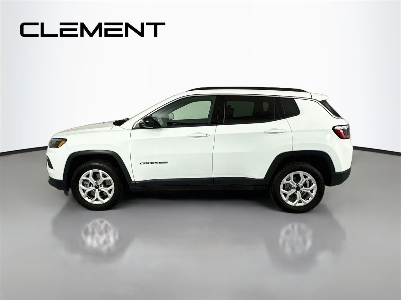 Used 2025 Jeep Compass Latitude AWD/4WD image 6