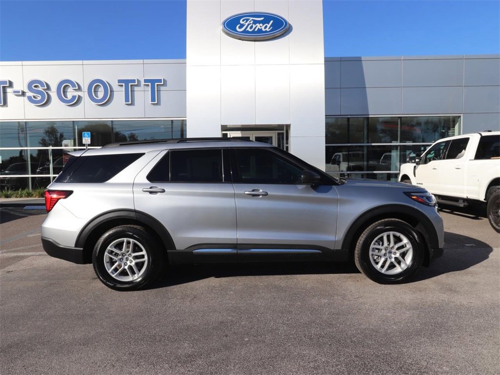 Certified 2025 Ford Explorer Active image 6