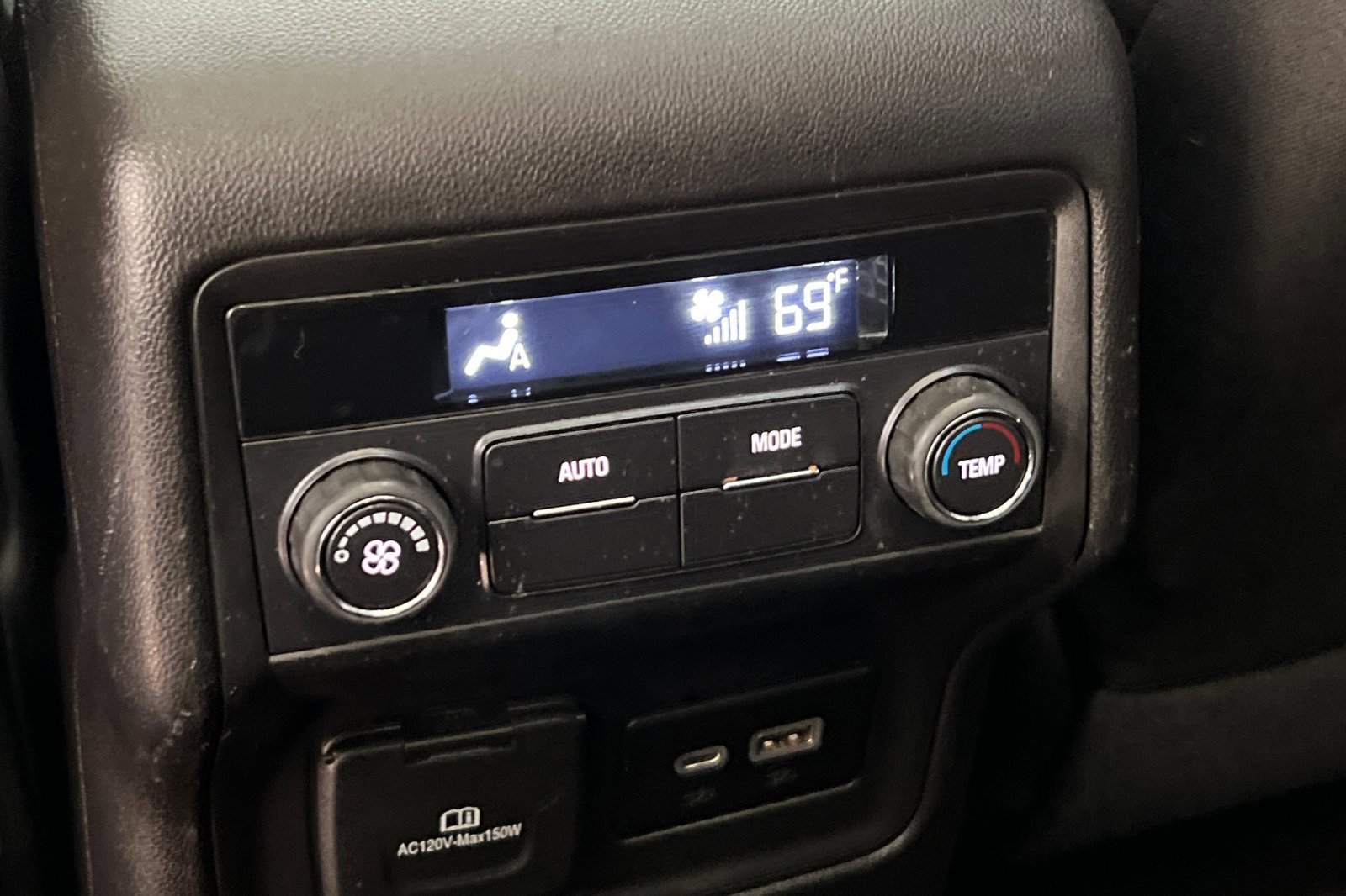 Used 2023 GMC Acadia SLE w/ Driver Convenience Package image 13