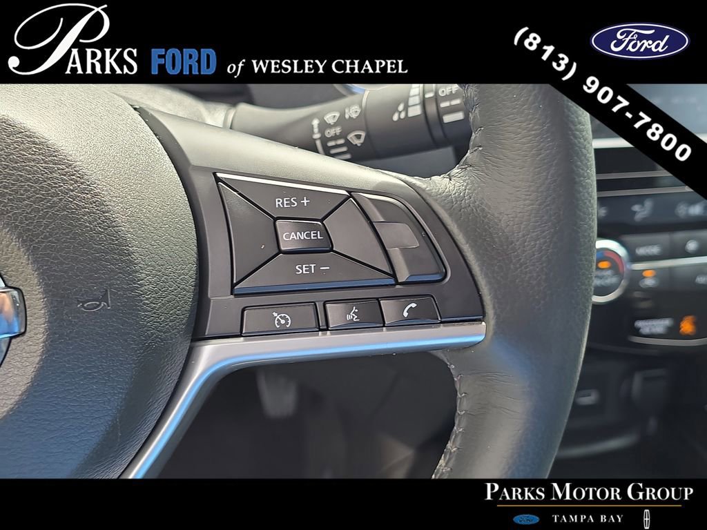 Used 2018 Nissan Rogue SV AWD/4WD image 30