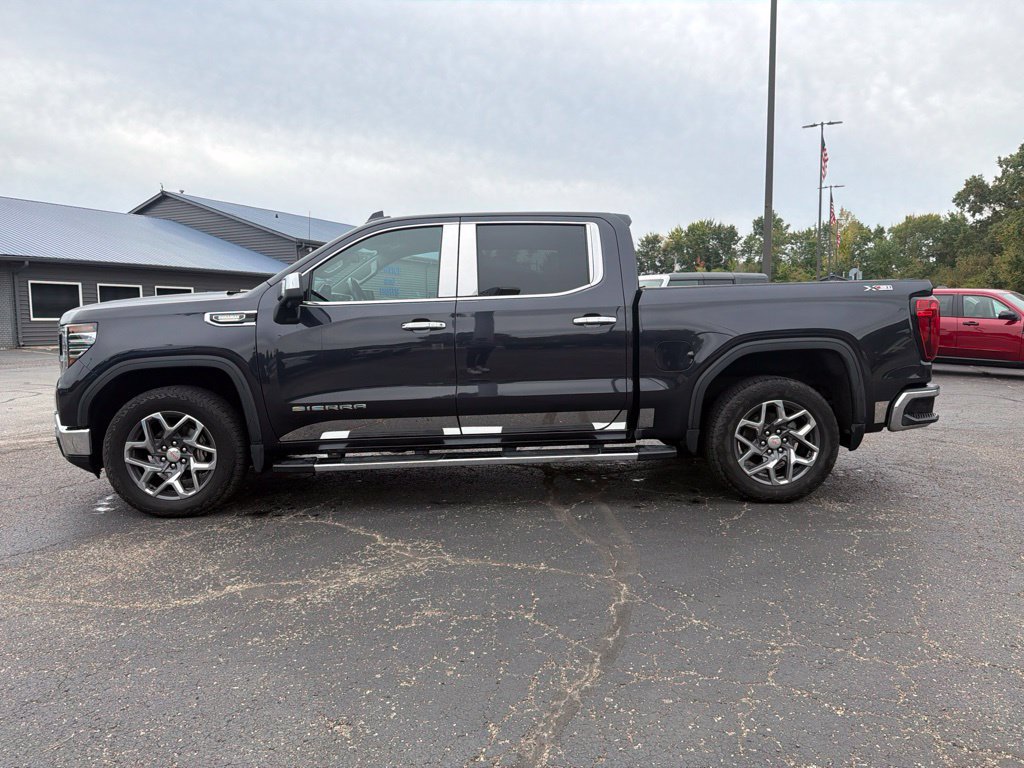 Used 2022 GMC Sierra 1500 SLT w/ SLT Premium Plus Package AWD/4WD image 3