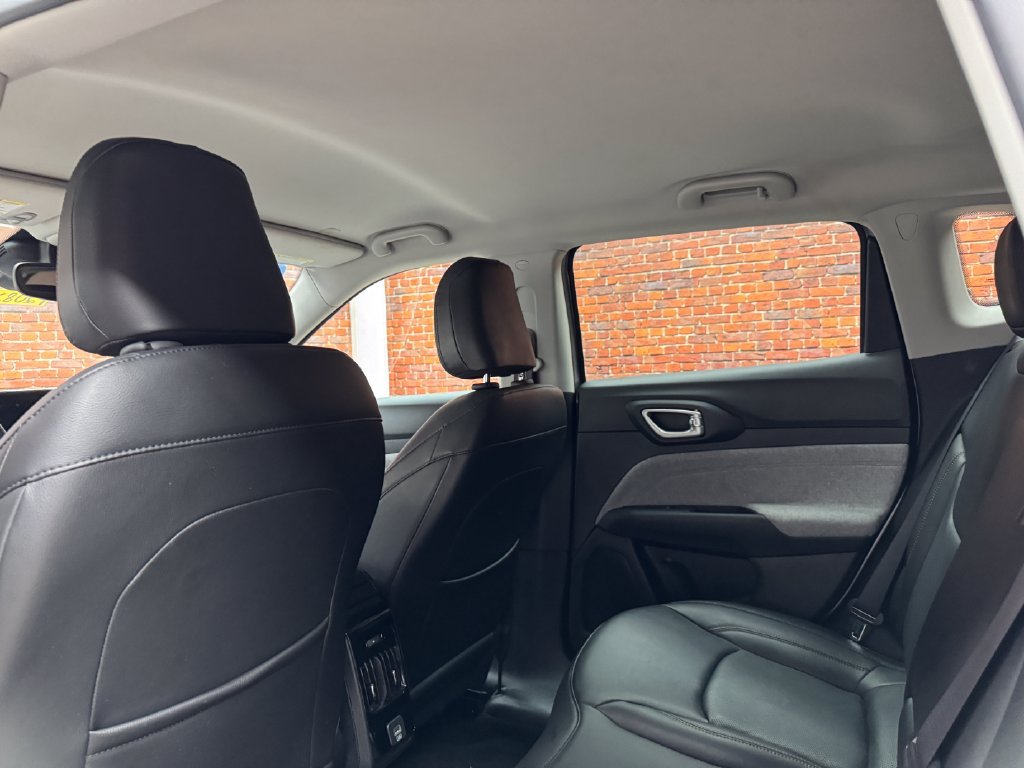 Used 2022 Jeep Compass Latitude AWD/4WD image 27