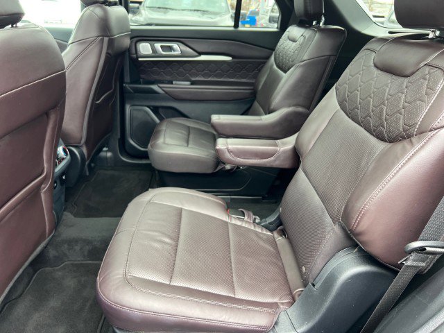 Certified 2025 Ford Explorer Platinum w/ LUX Leather Package image 21