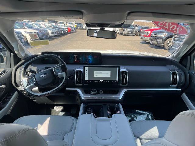 Certified 2025 Ford Expedition Max Platinum AWD/4WD image 11