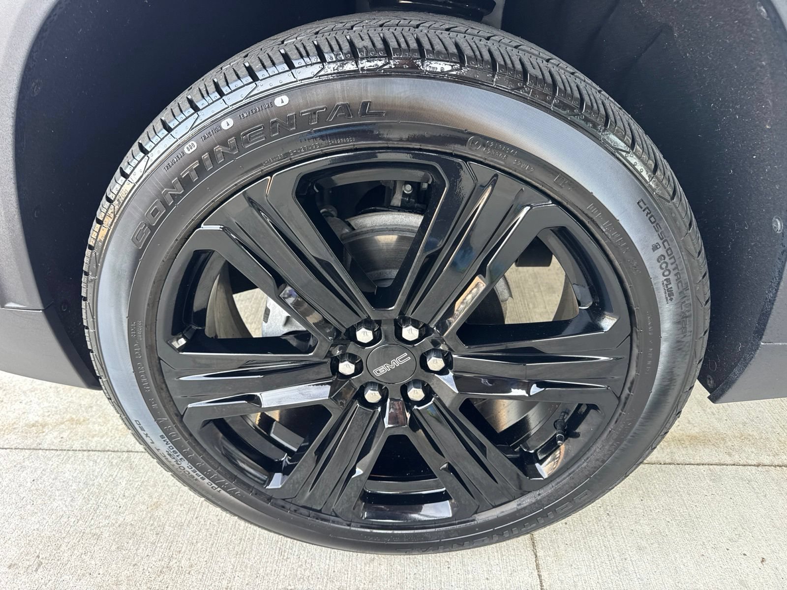 Used 2024 GMC Acadia Elevation w/ Black Edition FWD image 18