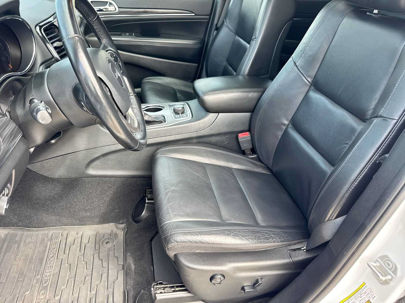 Used 2020 Jeep Grand Cherokee Limited AWD/4WD image 15