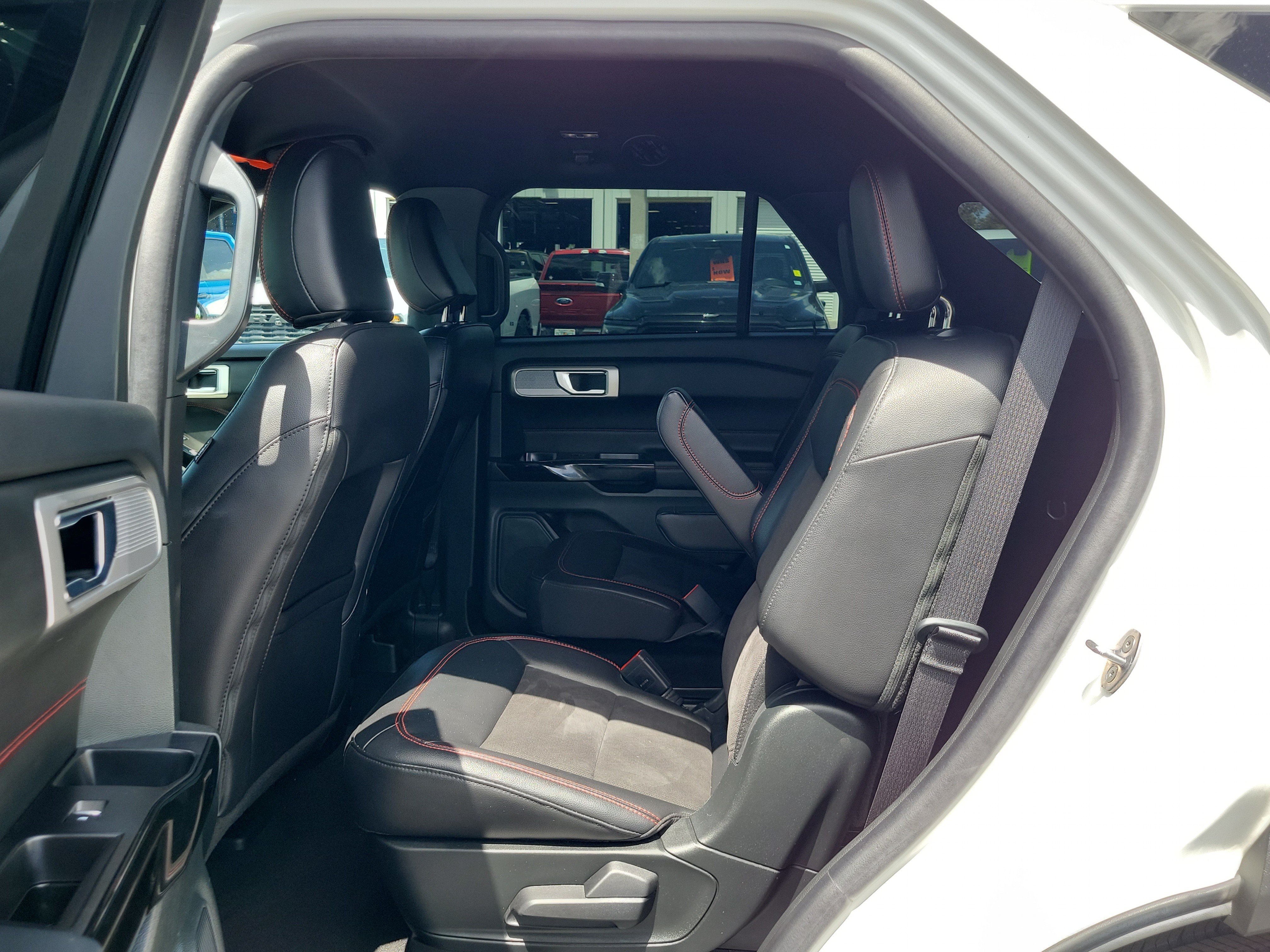 Certified 2024 Ford Explorer ST-Line w/ Class IV Trailer Tow Package RWD image 13