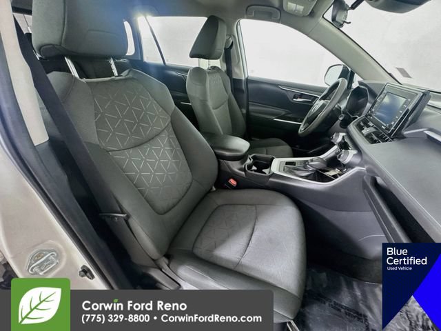 Used 2021 Toyota RAV4 XLE AWD/4WD image 29