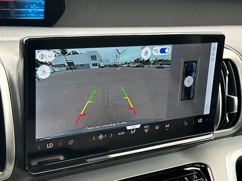 Certified 2025 Ford Expedition Active AWD/4WD image 19