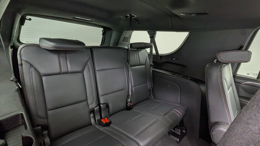 Used 2024 Chevrolet Suburban RST w/ Luxury Package AWD/4WD image 38
