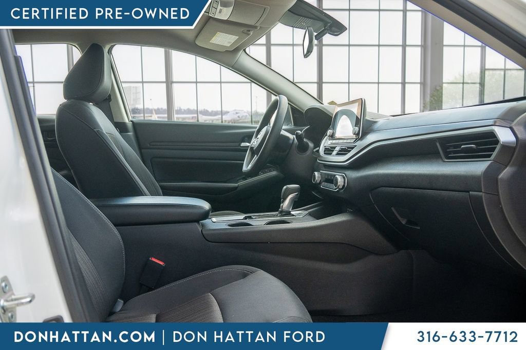 Used 2025 Nissan Altima 2.5 SV FWD image 24