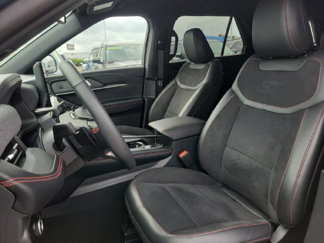 Certified 2025 Ford Explorer ST AWD/4WD image 19