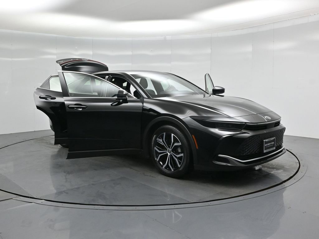 Used 2024 Toyota Crown Limited image 27