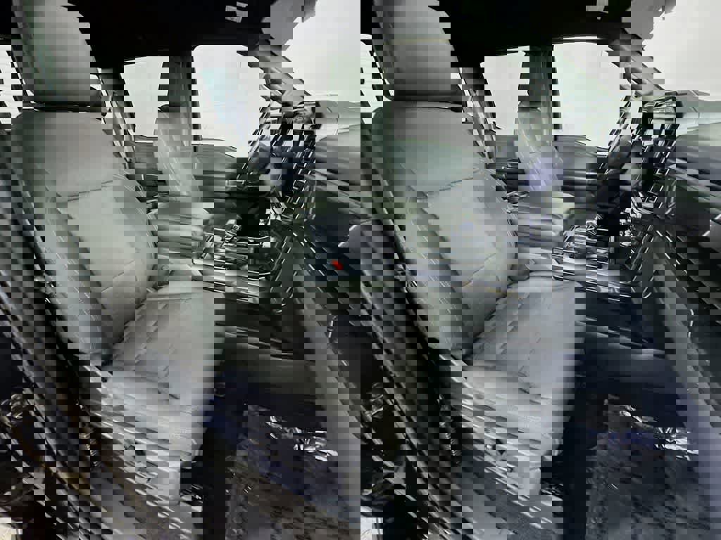 Certified 2022 Ford F150 XLT w/ Equipment Group 302A High image 18