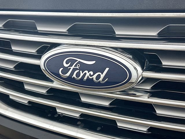 Certified 2019 Ford Edge Titanium w/ Cold Weather Package image 28