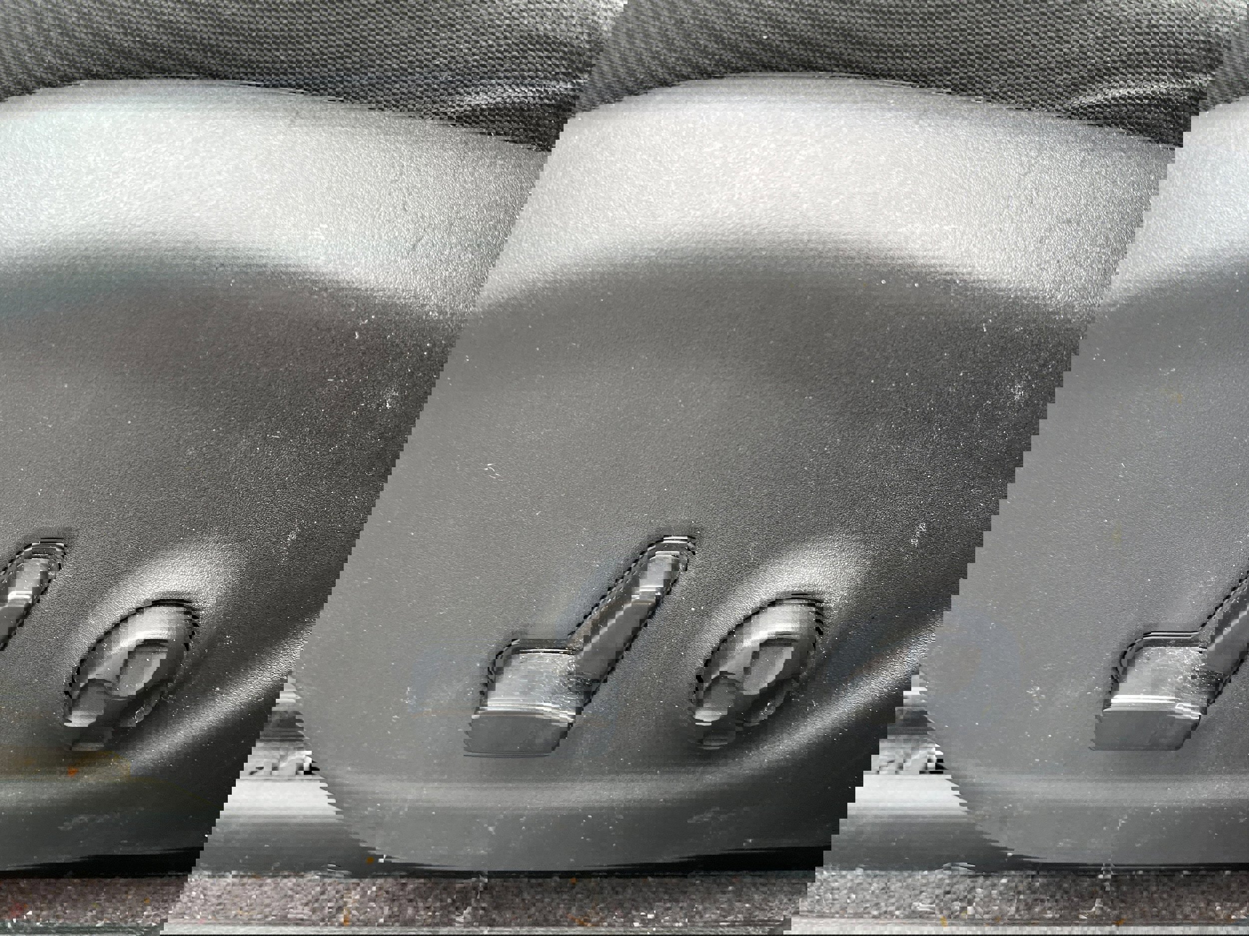 Used 2019 Jeep Cherokee Limited image 11