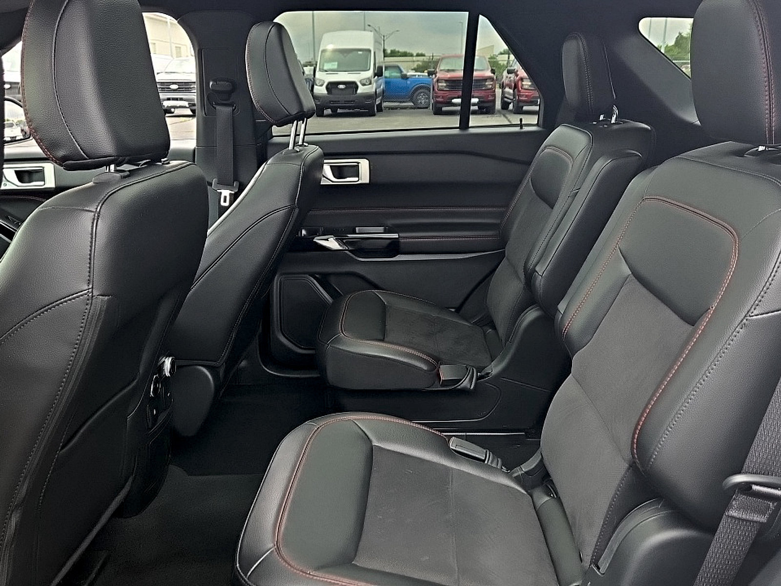 Certified 2024 Ford Explorer ST-Line w/ Class IV Trailer Tow Package AWD/4WD image 21