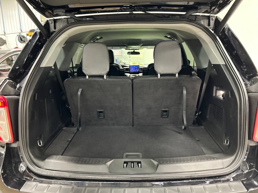 Certified 2023 Ford Explorer XLT w/ Equipment Group 202A AWD/4WD image 29