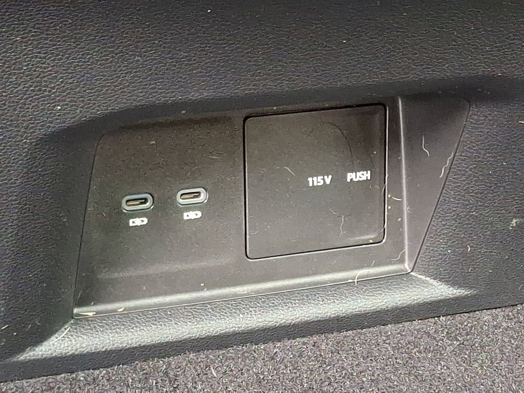 Used 2021 Volkswagen Atlas Cross Sport SE image 10