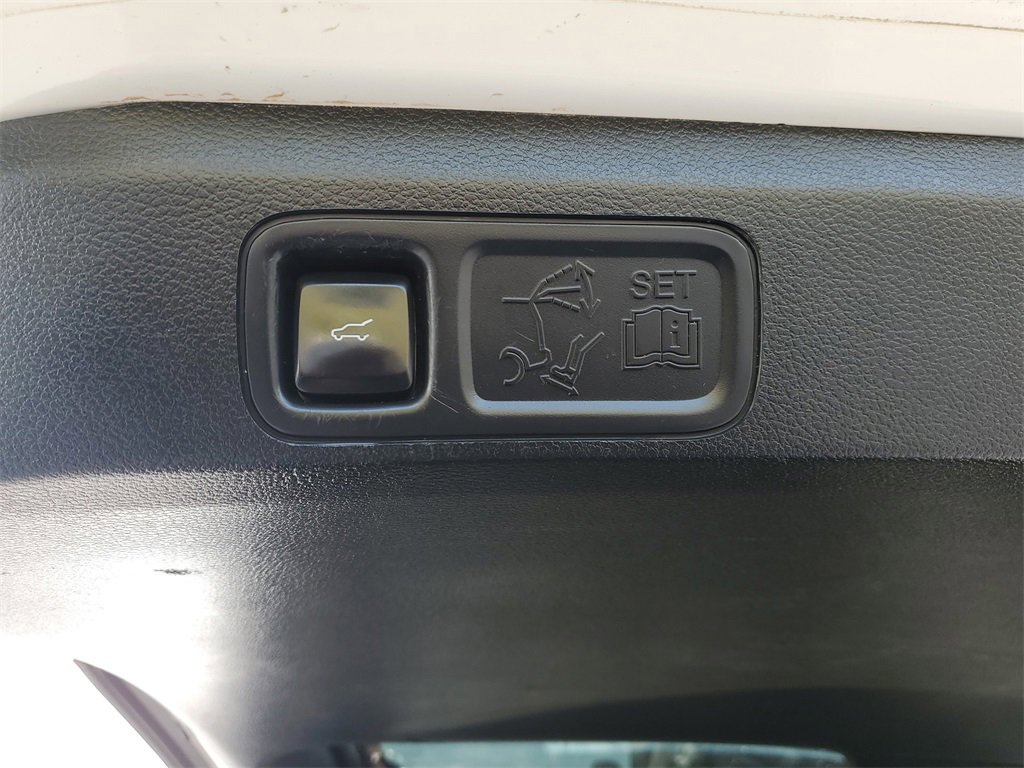 Certified 2021 Ford Expedition Max XLT image 9