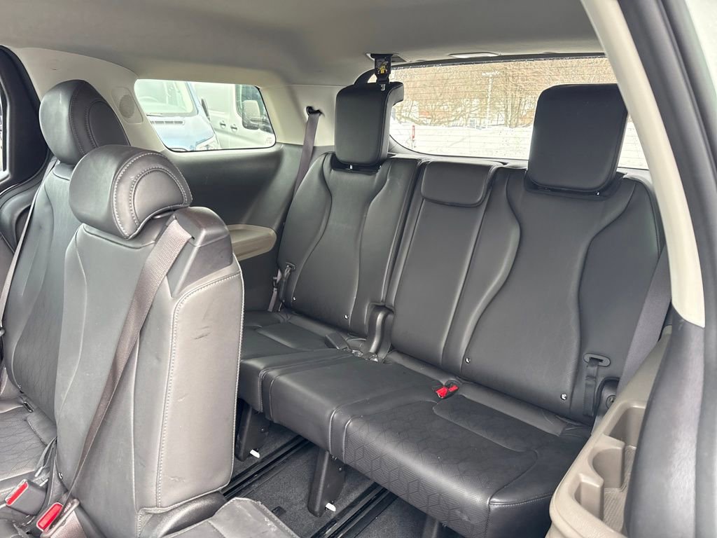 Used 2025 Kia Carnival LXS image 26